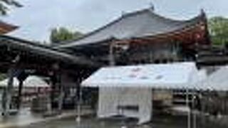 色鮮やかな本堂