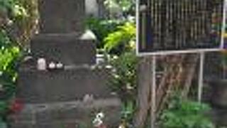 靖国通りのお寺