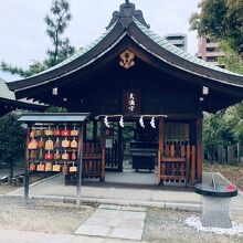 小さなお社の天満宮です