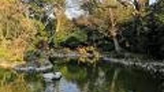 九條家の屋敷内に