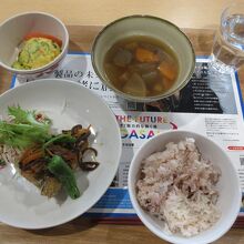 鯖の変わり南蛮・南瓜サラダ・のっぺい汁　５１０円