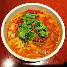 しびれる辛さのマーラー刀削麵