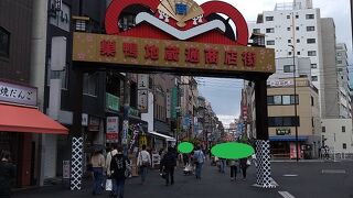 おばあちゃんだけでなく、若い人達も沢山います