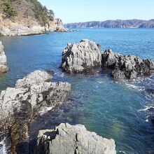 この辺りの海岸線もきれいなので寄ってみては？