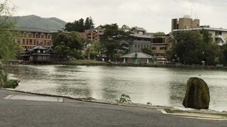 近鉄奈良駅近くの池