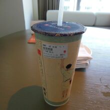 大きなカップで