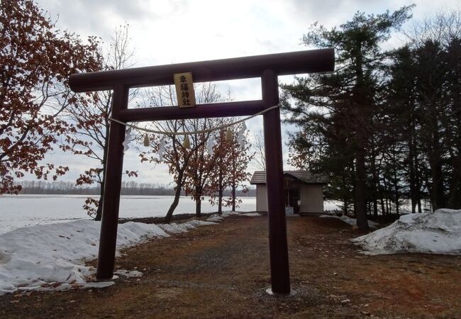 小さい神社