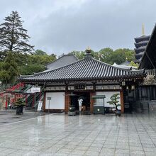 中山寺 五百羅漢堂