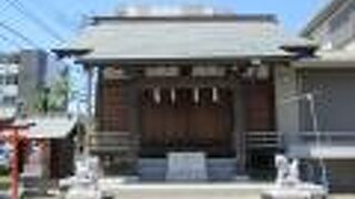 社殿は閉まっていました