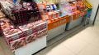 お菓子以外のお土産も充実