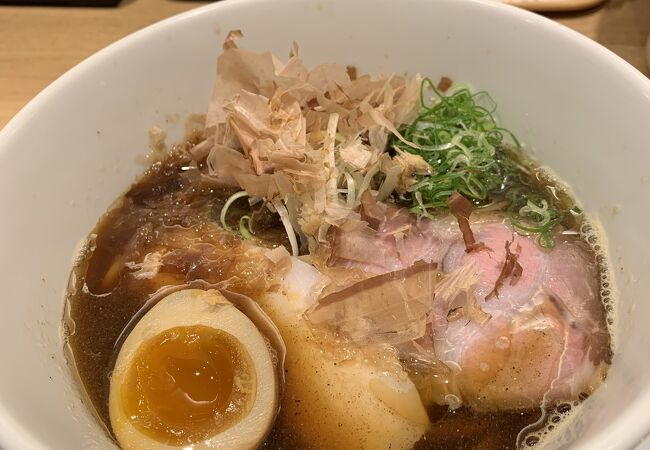 素材にこだわる醤油ラーメン