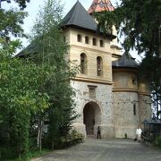 ルーマニアはラテン系ながら、教会建築も独特です
