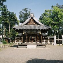 拝殿には惣社神社の扁額が掛かっていた。
