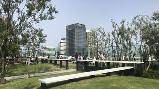 駅前の隠れた穴場、ＮＥＷｏＭａｎ横浜１２階屋上庭園がいい