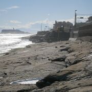 随分侵食されてきた湘南の海、ここ稲村ガ崎も