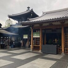 総欅造りの納骨堂