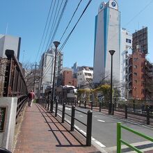 橋の西側からの景観です。