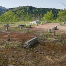 上までいくと城跡がありました