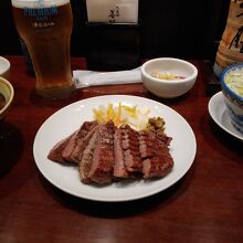 ご飯は1回だけお代わり自由。