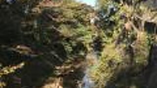 東勝寺橋（鎌倉）：渓谷美