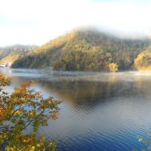 さっぽろ湖の美しい紅葉