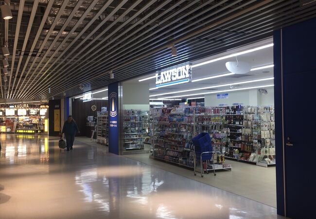 ローソン 成田国際空港第3旅客ターミナルビル店 クチコミ アクセス 営業時間 成田 フォートラベル ローソン 成田国際空港第3旅客ターミナルビル店 クチコミ アクセス 営業時間 成田 フォートラベル