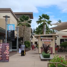 モールの連続した店舗