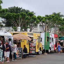連続するワゴン店舗（18年）