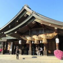 しめ縄の大きさにビックリ!