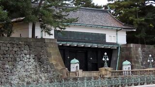 【皇居正門】かつての江戸城西の丸大手門