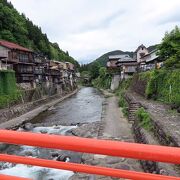 赤い欄干の橋