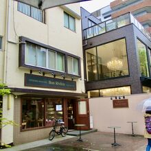 甘さ控えめで人気のケーキ屋さん