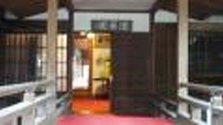 お寺の中の日本庭園