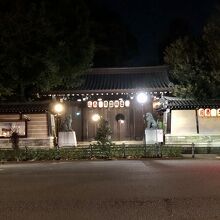 夜の靖国神社
