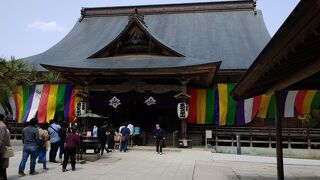 境内に散らばる大小のお堂の方が見ごたえがある。