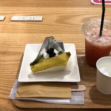 3Fみのりカフェ、抹茶ケーキ・苺ジュース！