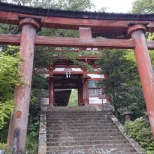 鳥居と拝殿