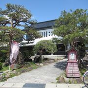 土蔵造りの「田原屋菓子店」で喜多方の‟きんつば“