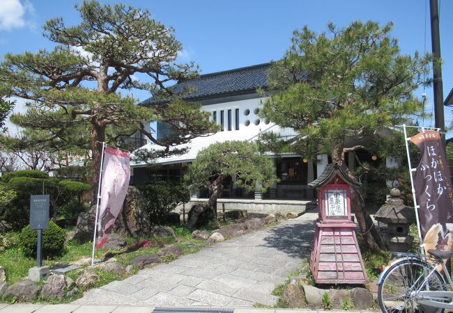 土蔵造りの「田原屋菓子店」で喜多方の‟きんつば“