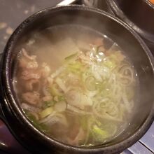 サムギョプサルランチはスープ付き（チョイス可能）