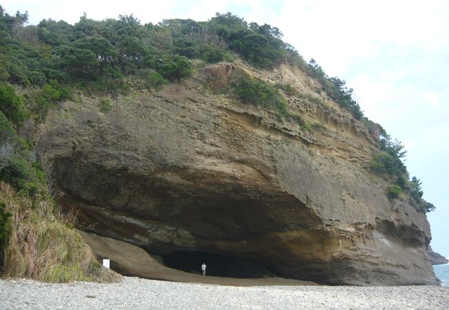 洞窟越しに見る景色はとても良かった