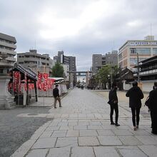 西大門からの石鳥居の様子