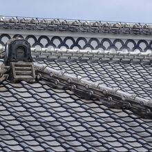 屋根瓦の模様も特徴があります。