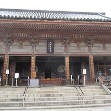 六時礼讃堂の全景