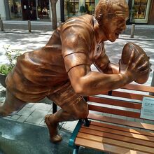 リーチマイケルのベンチ