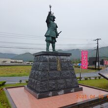 薩摩国の武将島津義弘の銅像