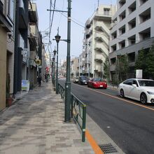 坂の真下付近です