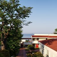 ロビーから見た宿泊棟