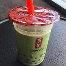 抹茶ミルクティーのタピオカ
