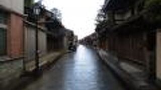 金屋町(千本格子の家並み)